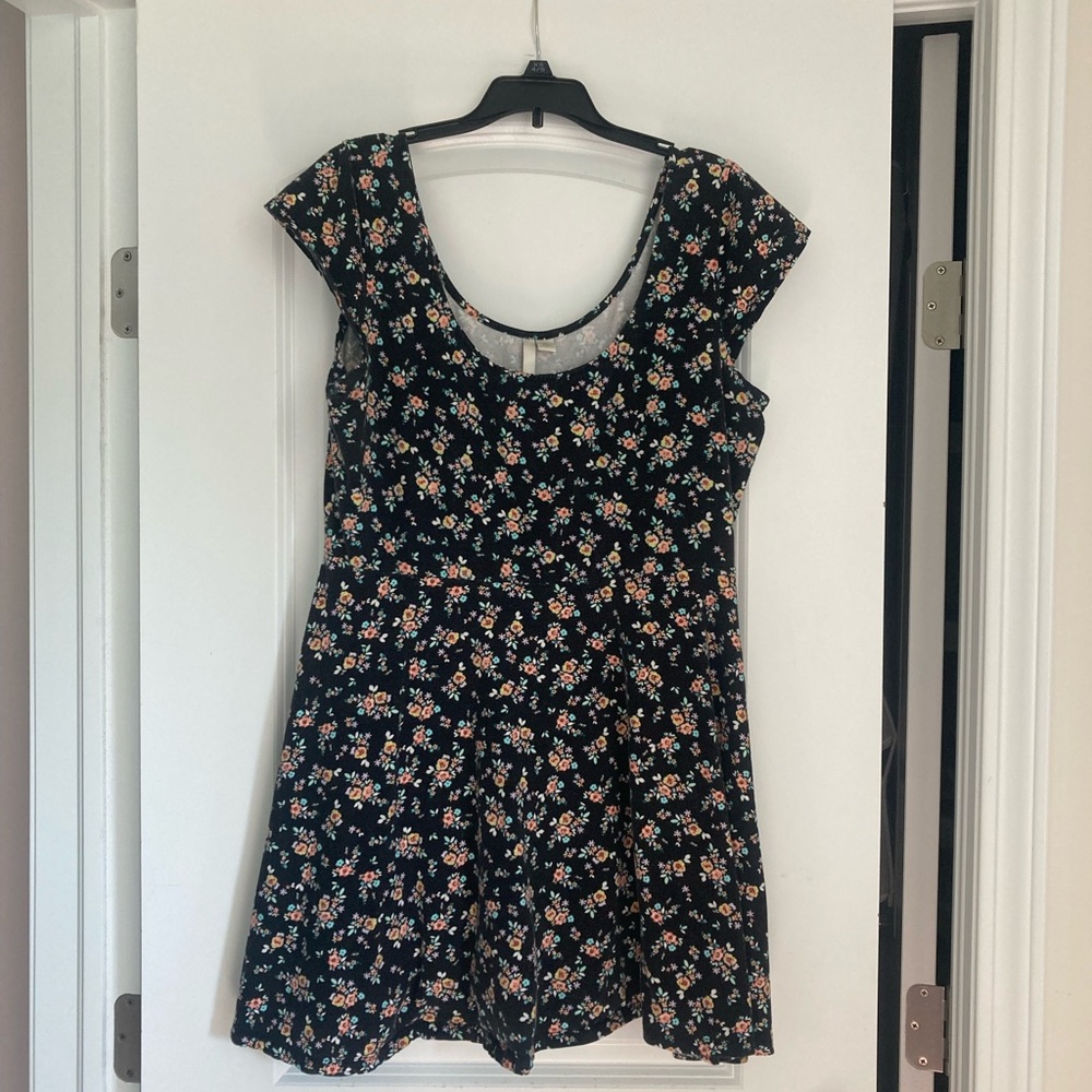 Lauren Conrad Size XL Floral Black Dress